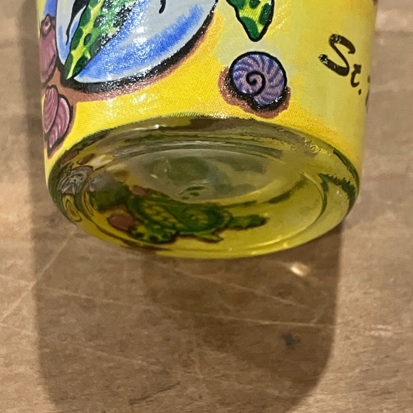 Collectible St. Maarten Turtle Shot Glass - Picture 5 of 6